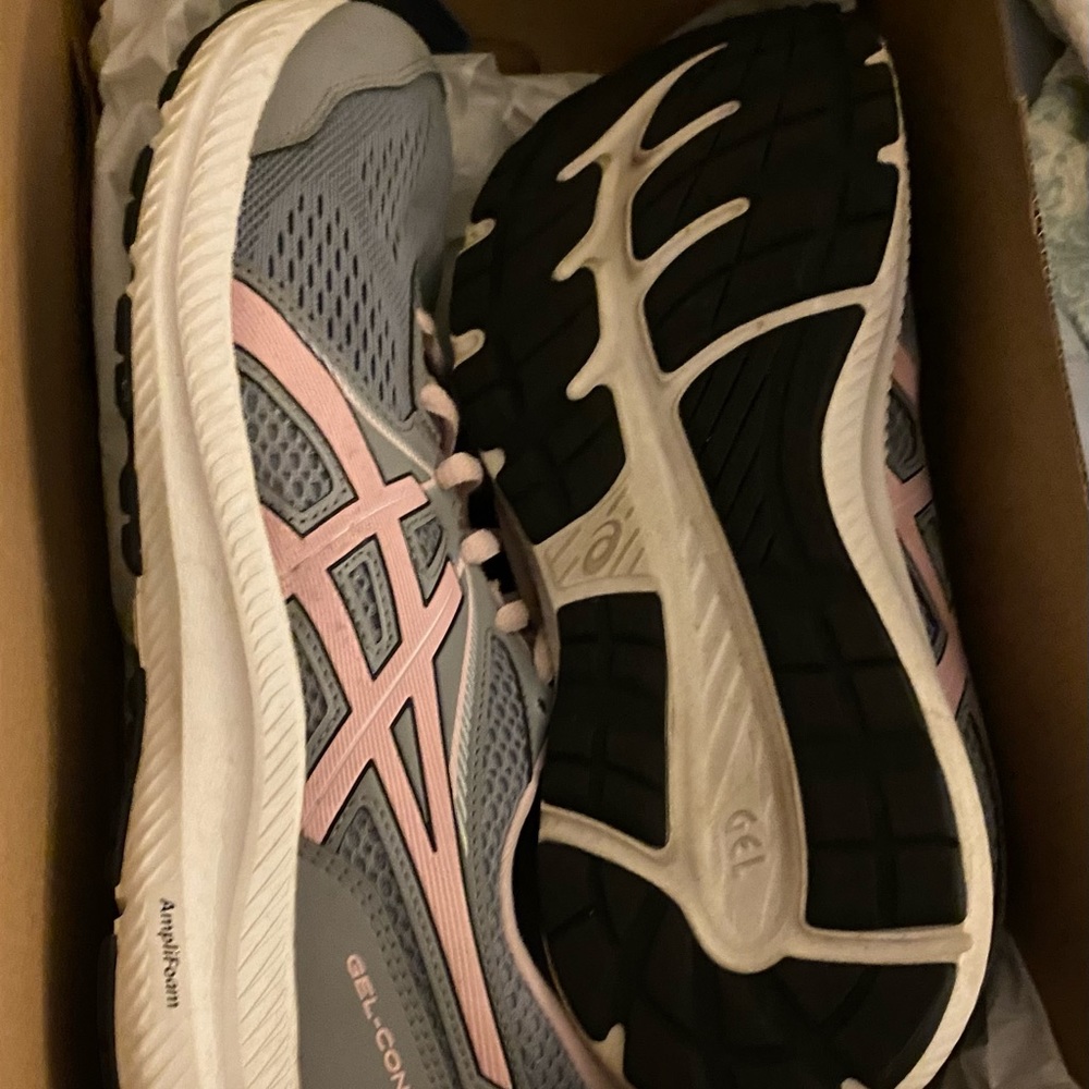 Women’s ASICS sneakers size 11. Only worn a few times like new